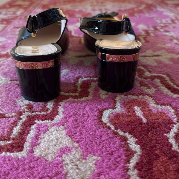 Prada - Picture 5 of 8